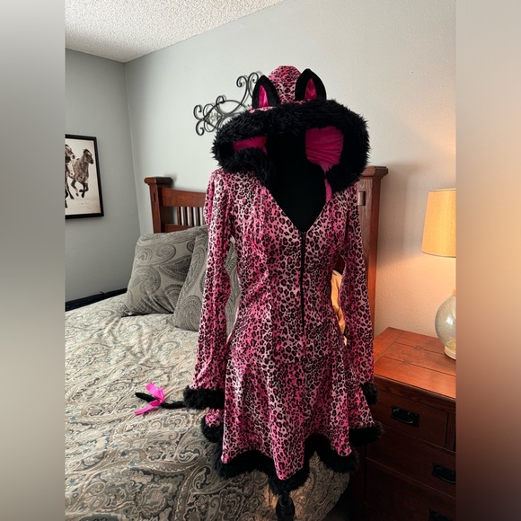 Dreamgirl Pink Leopard Costume - never worn - Picture 6 of 6